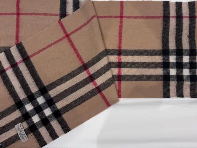 Burberry london scarf, Nicosia — Strovolos - Agios Vasileios