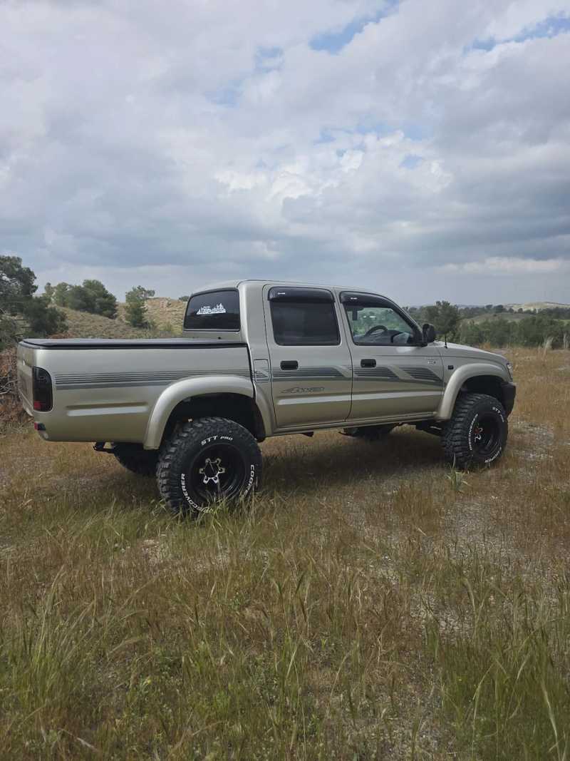 2003 Toyota Hilux 2,5L 2003 Cyprus