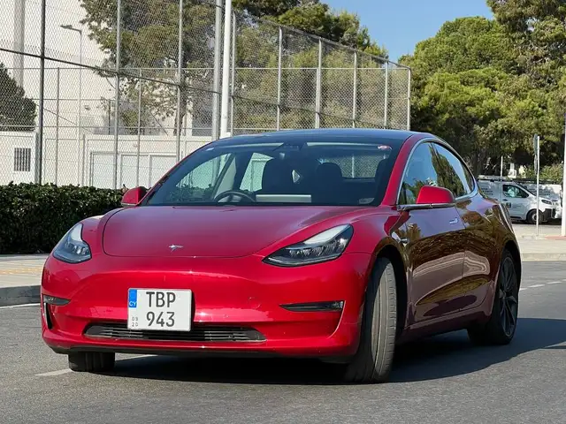 Tesla Model 3 Performance