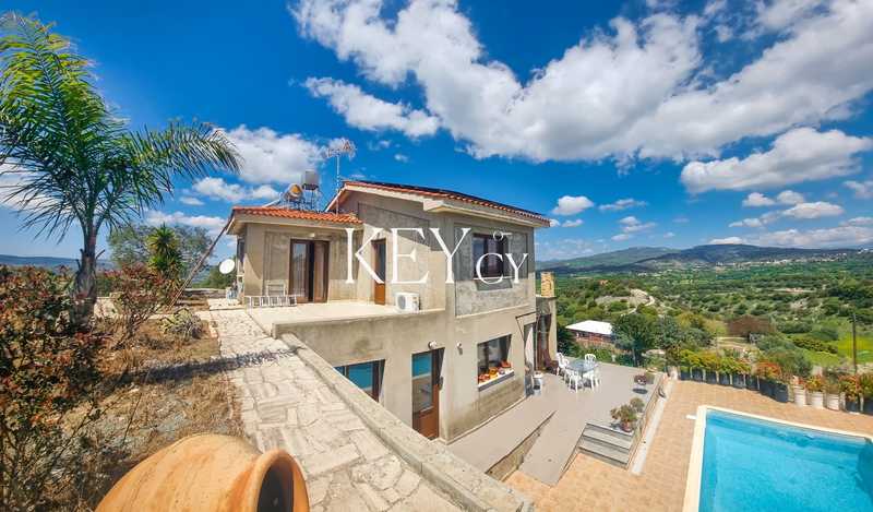 4-bedroom detached house for sale