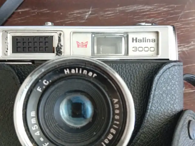 Vintage Halina 3000 35mm film camera., Επαρχία Λευκωσίας — Λατσιά - Άγιος Γεώργιος