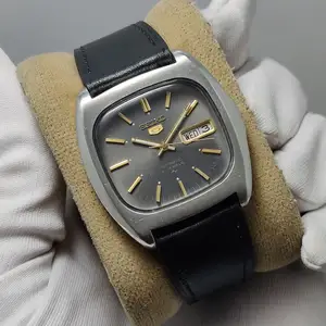 Vintage 1970s seiko 5 automatic mens watch 7019-5000 grey dial 38mm, Επαρχία Λεμεσού — Λεμεσός - Λινόπετρα