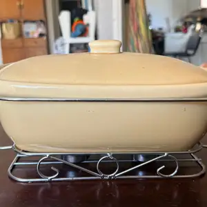 Ceramic casserole dish with lid &tealight warmer stand, Limassol — Limassol - Agios Ioannis