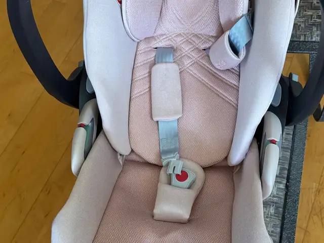 Cloud t cybex pink like new, Επαρχία Λάρνακας — Λάρνακα - Καμάρες