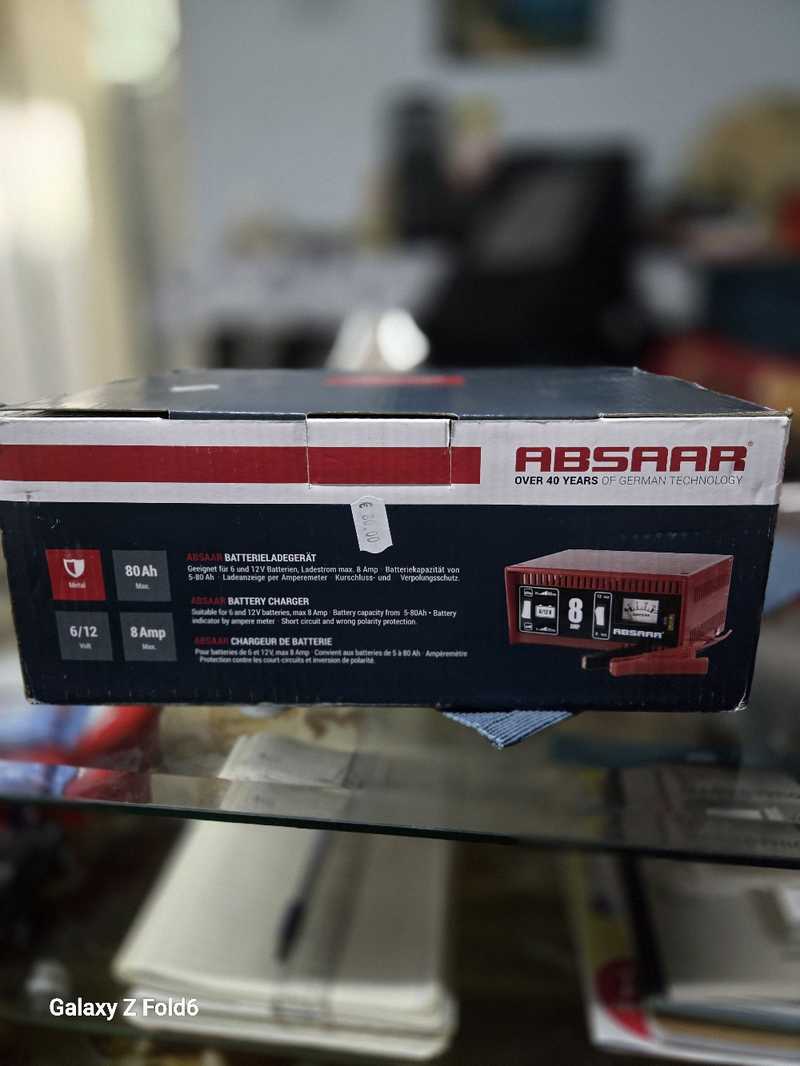 Absaar 77911 Batterie-Ladegerät für Auto/Motorrad 8A, umschaltbar 6/12V