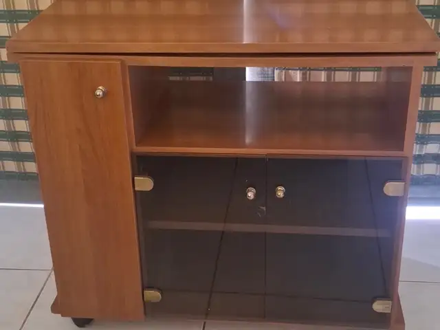 Rotating tv stand with cabinets, Επαρχία Λάρνακας — Λάρνακα - Σκάλα