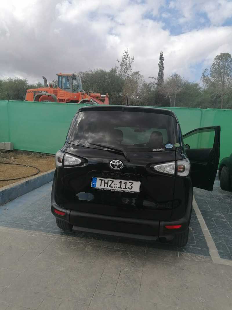2022 Toyota Sienta 1,5L 2022 Cyprus