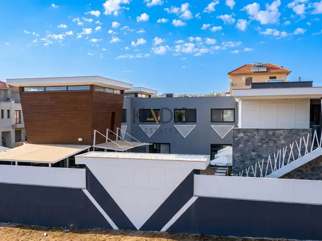 7-bedroom villa for sale, Limassol — Kolossi -Agios Loukas