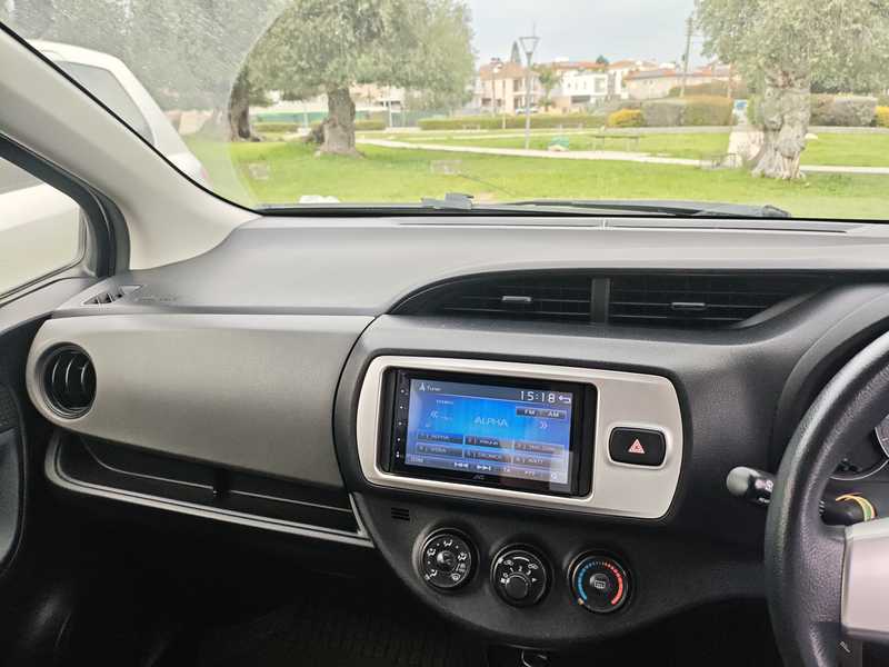 2014 Toyota Vitz 1,3L 2014 Cyprus