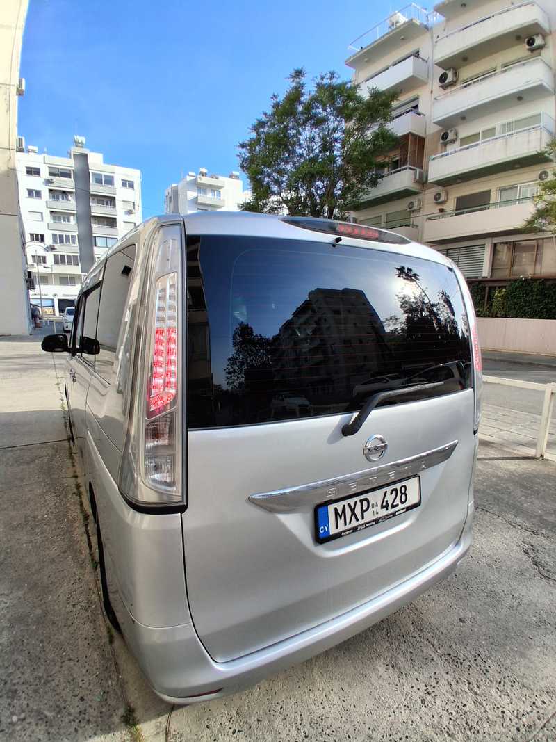 2014 Nissan Serena 2,0L 2014 Cyprus