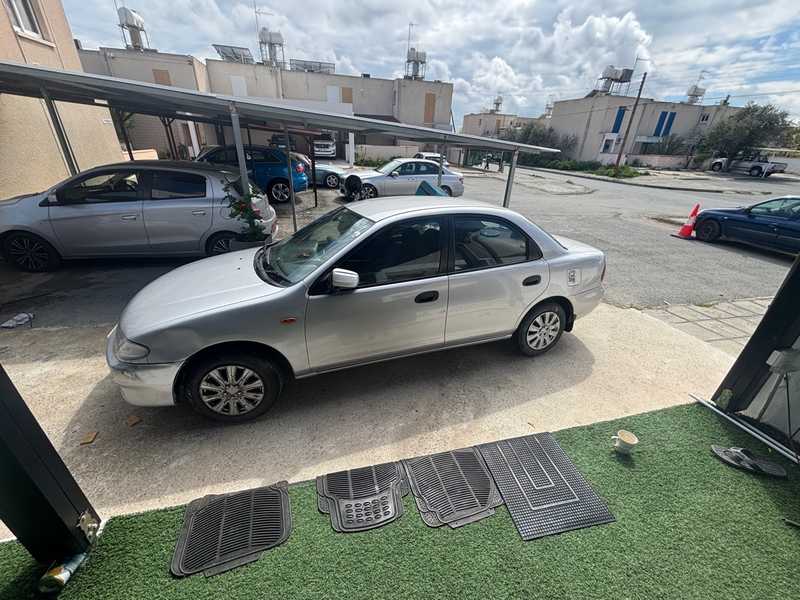 Mazda Familia 2,2L 1997