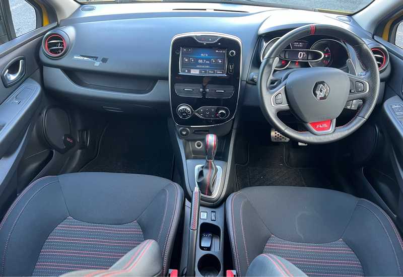 2019 Renault Clio 1,6L 2019 Cyprus