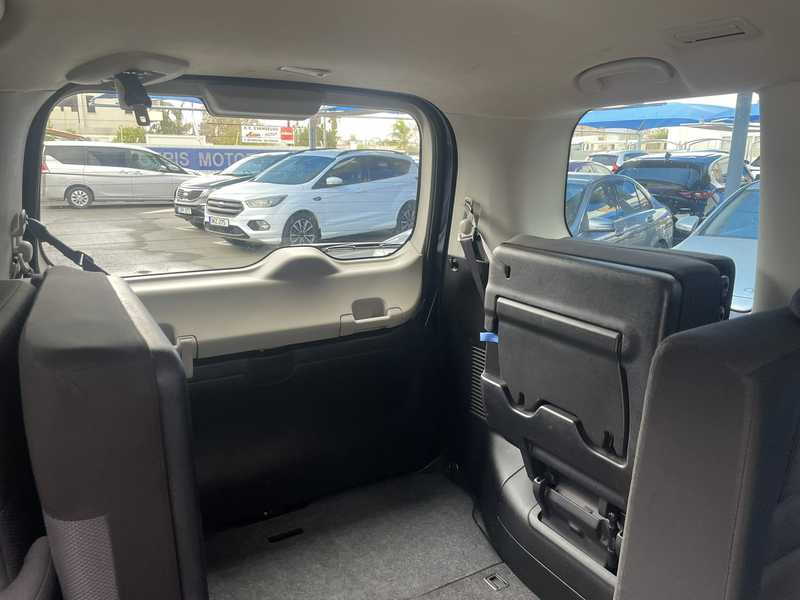 2021 Nissan Serena 2,0L 2021 Cyprus
