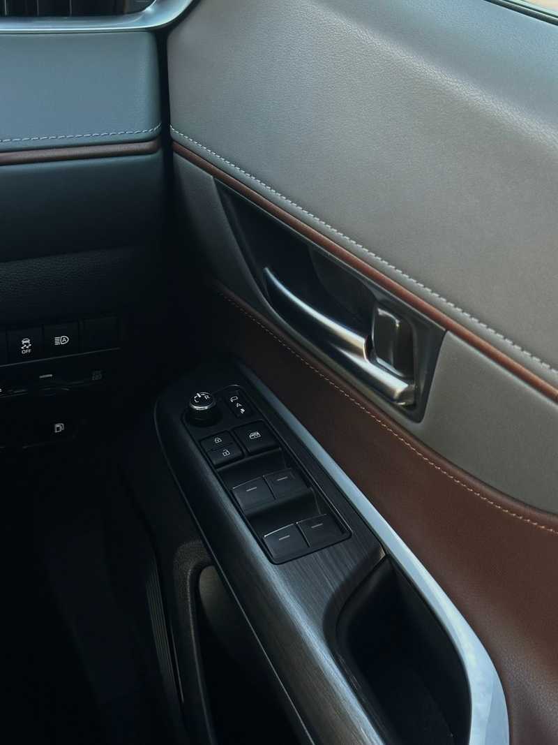 2023 Toyota Harrier 2,5L 2023 Cyprus