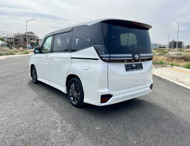 2023 Toyota Voxy 2,0L 2023 Cyprus