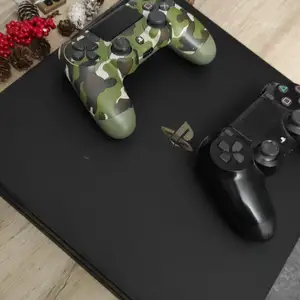 Ps4 pro 3 controllers + 20 games, Larnaca — Larnaka - Arch Makarios III