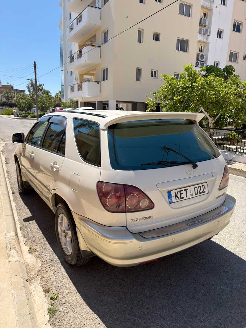 1999 Toyota Harrier 3,0L 1999 Cyprus