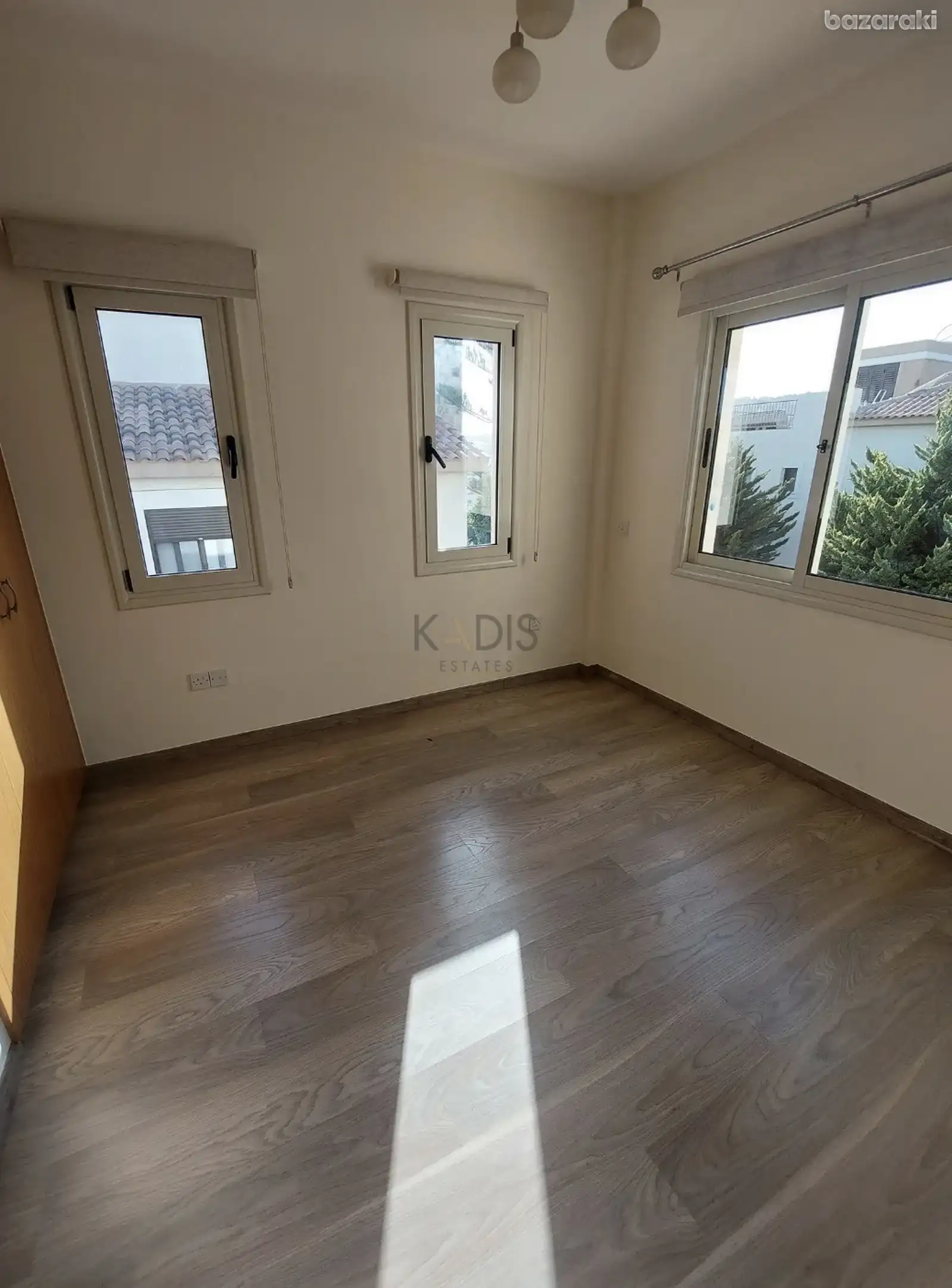 House, 3 bedrooms — 9