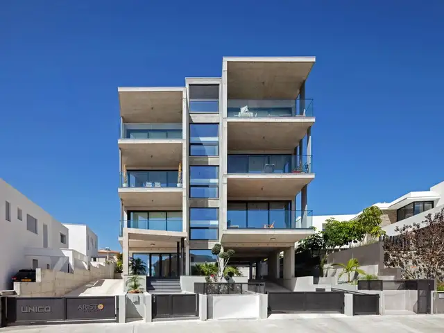 3-bedroom apartment for sale, Limassol — Historical Center