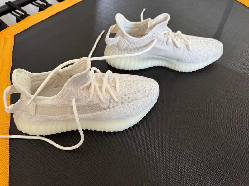 yeezy triple white 38