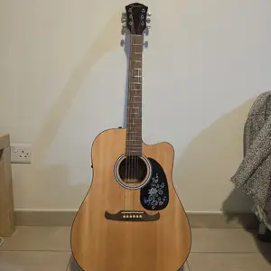 Acoustic guitar fender, Nicosia — Aglantzia