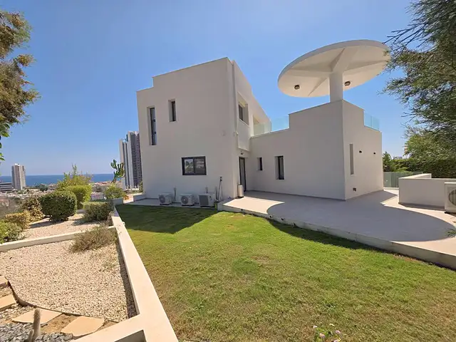 4-bedroom villa for sale, Limassol — Germasogeia Tourist Area