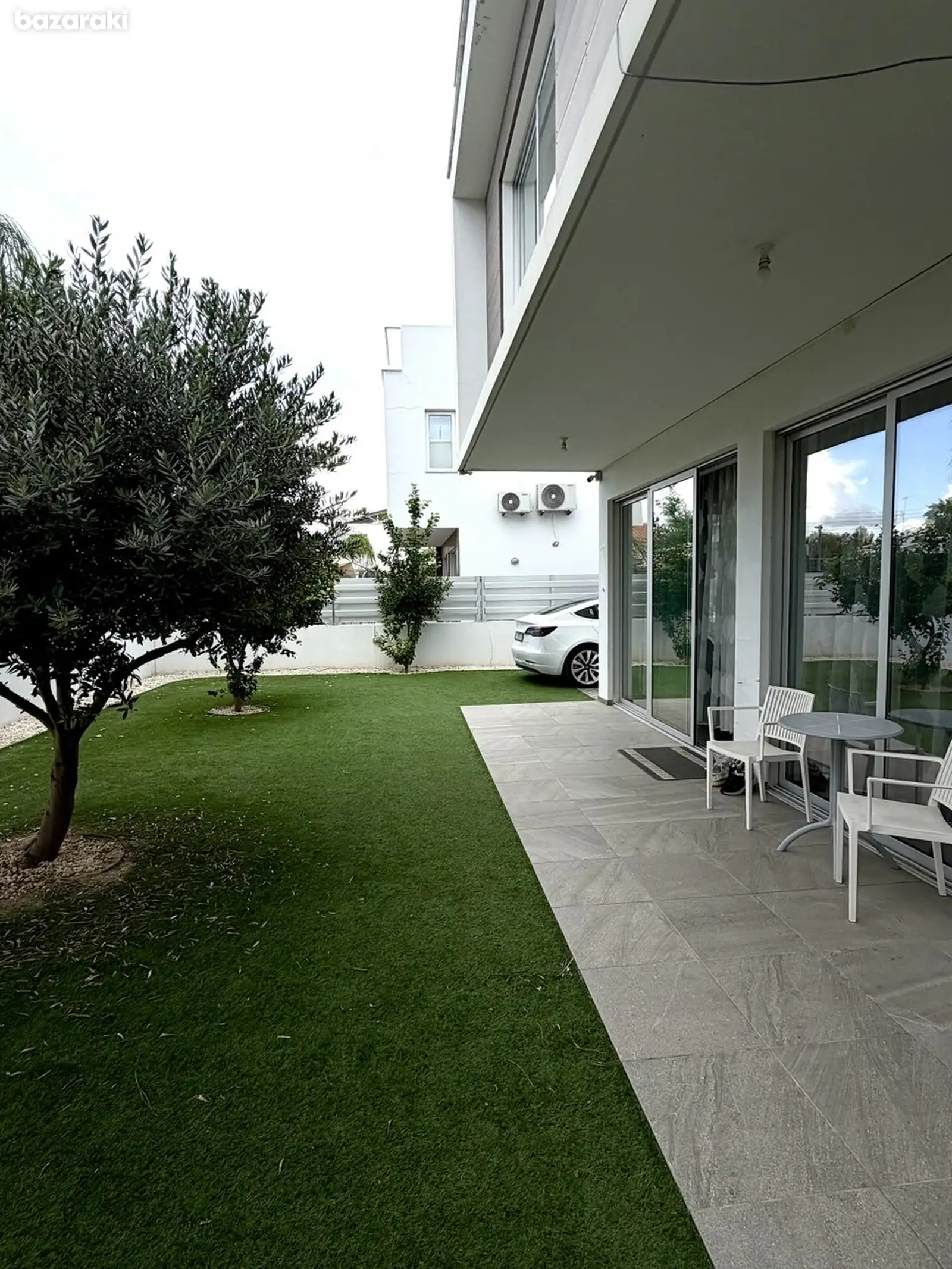 House, 3 bedrooms — 2