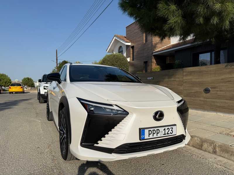 Lexus RZ Electric 2023