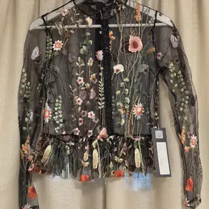 Floral embroidered see through blouse, small size with tags, Limassol — Limassol - Agia Zoni