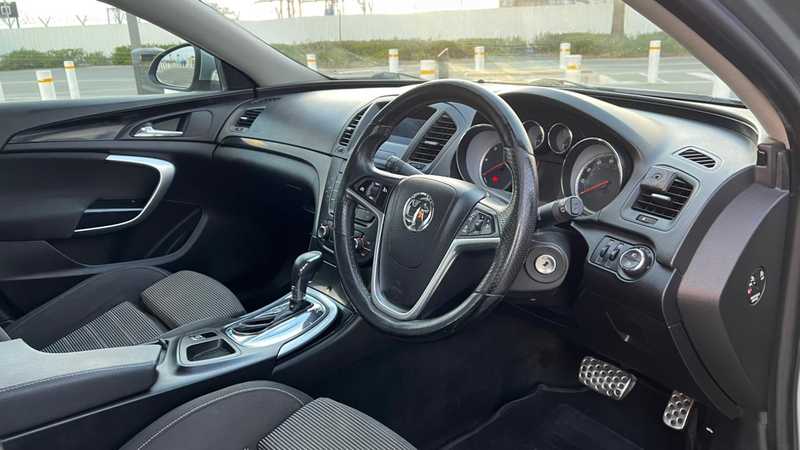 2010 Opel, Vauxhall Insignia 2,0L 2010 Cyprus