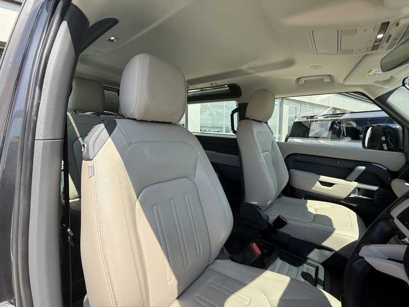2022 Land Rover Defender 2,0L 2022 Cyprus