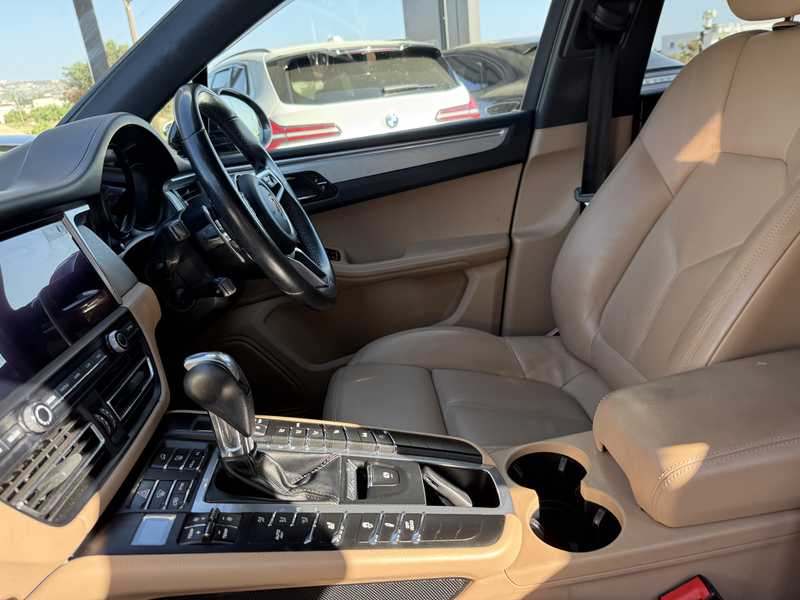 2019 Porsche Macan 2,0L 2019 Cyprus
