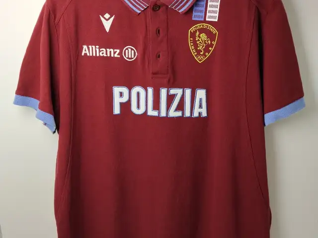Macron Polizia di Stato Fiamme Oro Rugby Polo Shirt Allianz Size XXL, Nicosia — Strovolos - Acropolis