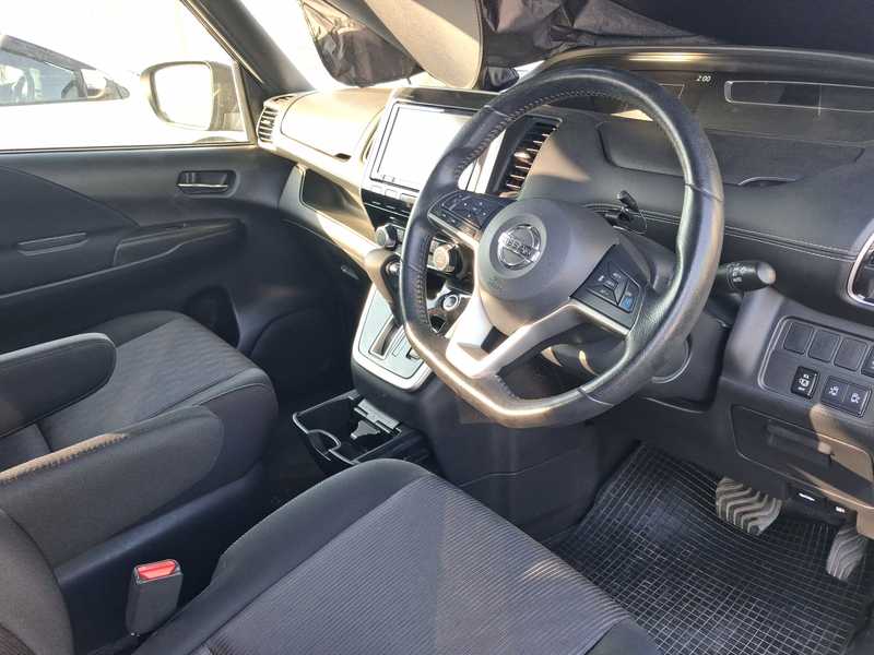 2020 Nissan Serena 2,0L 2020 Cyprus