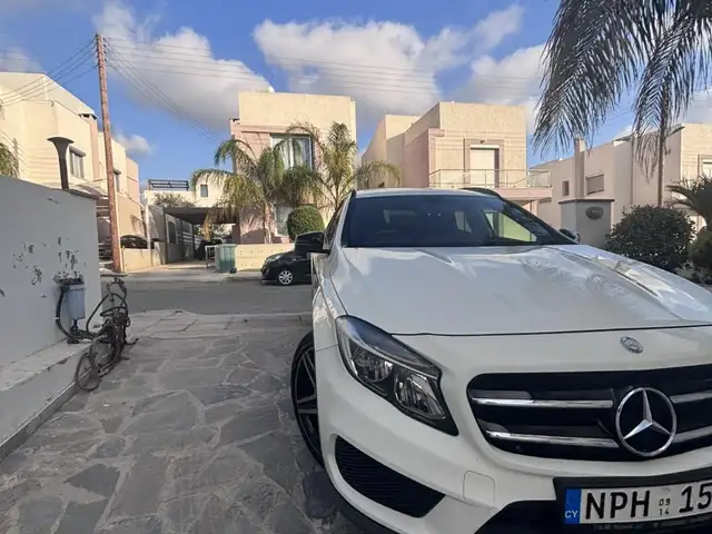 Mercedes-Benz GLA-Class