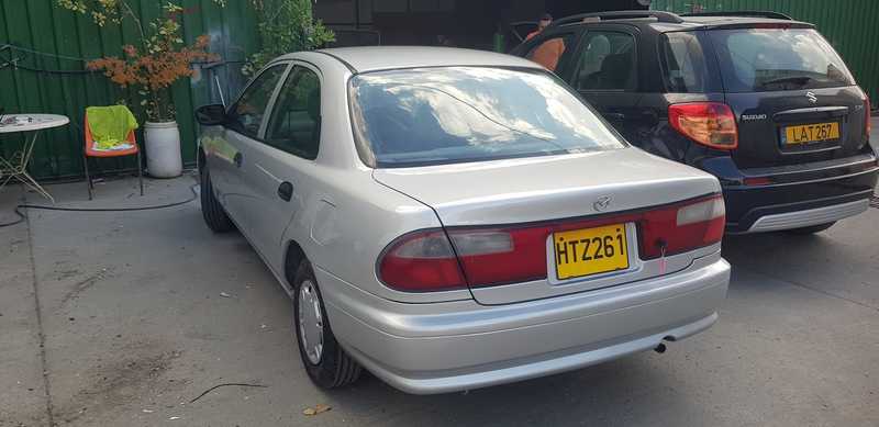 Mazda Familia 1,4L 2000