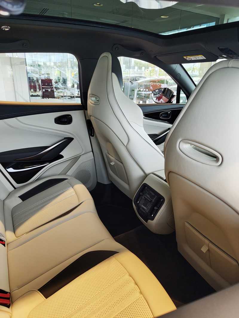 2025 Aston Martin DBX 4,0L 2025 Cyprus