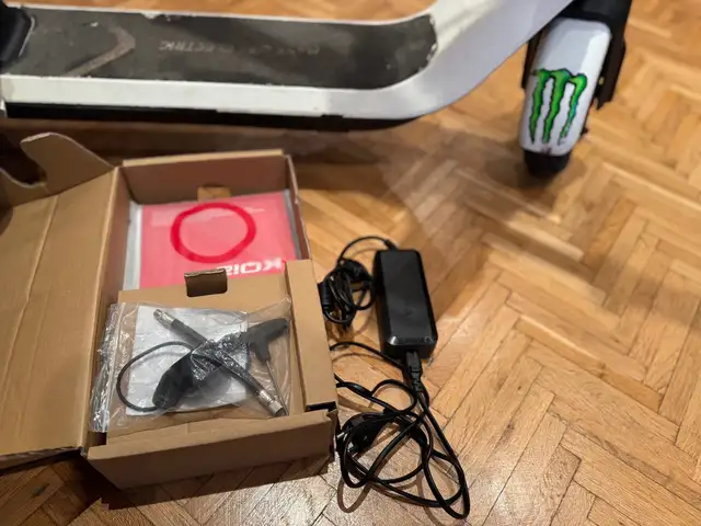 Niu electric kick scooter, Επαρχία Λευκωσίας — Στρόβολος - Ακρόπολη