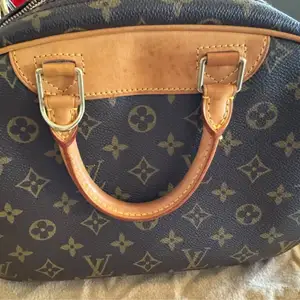 Louis vuitton trouville bag, Limassol — Limassol - Mesa Geitonia