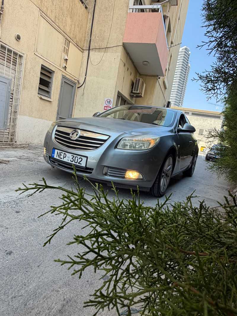 Opel, Vauxhall Insignia 2,0L 2012