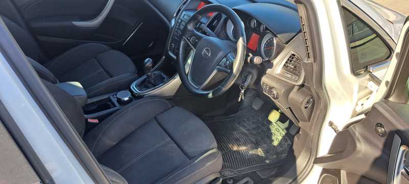 2010 Opel, Vauxhall Astra 1,6L 2010 Cyprus