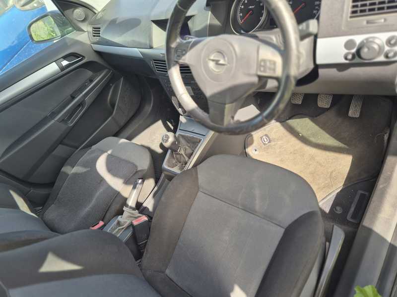2005 Opel, Vauxhall Astra 1,4L 2005 Cyprus