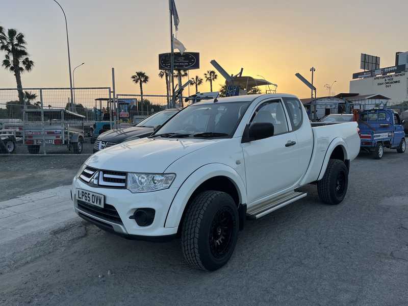 2015 Mitsubishi L200 2,4L 2015 Cyprus