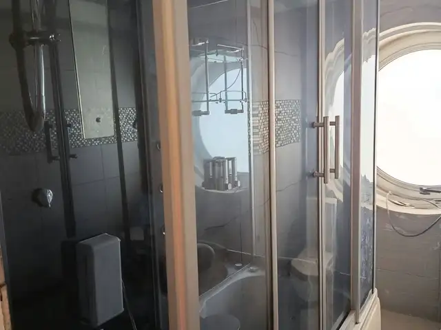 Τζιακουζι με υδρομασας, Limassol — Limassol - Zakaki