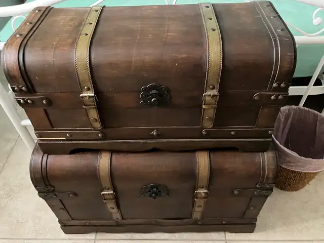 Trunks x 2, Larnaca — Oroklini
