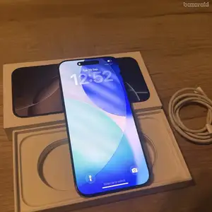 Iphone 16 pro max cracked back glass and black dot on screen everything working, Επαρχία Λευκωσίας — Στρόβολος - Σταυρός