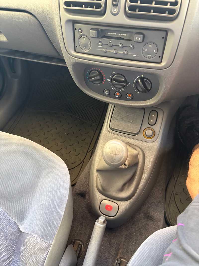 2000 Renault Clio 1,4L 2000 Cyprus