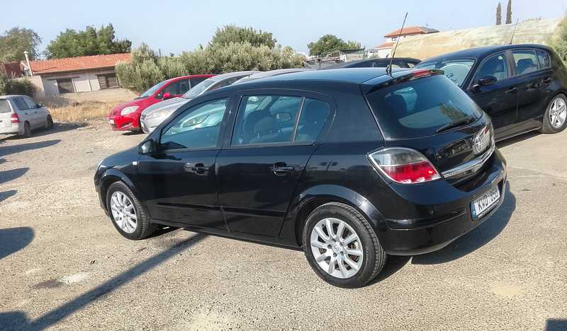 2009 Opel, Vauxhall Astra 1,6L 2009 Cyprus