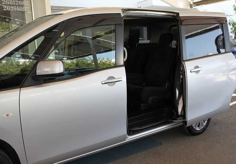 2011 Nissan Serena 2,0L 2011 Cyprus
