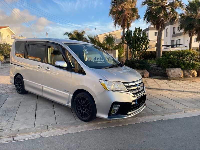 2012 Nissan Serena 2,0L 2012 Cyprus